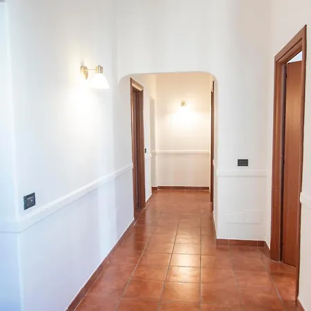 Domus Magna Grecia - San Giovanni Apartman *